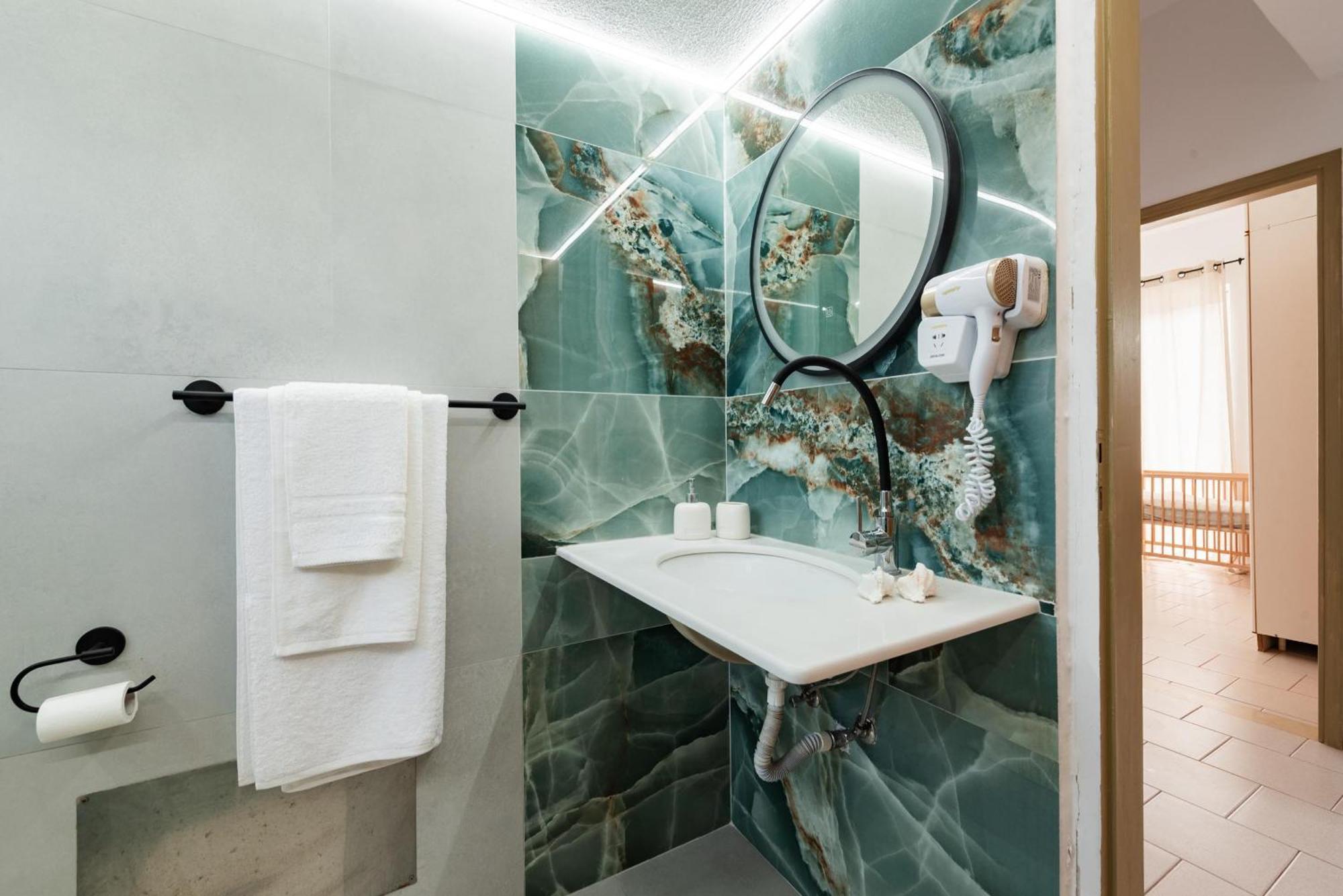Villa Perla Lardos Bagian luar foto
