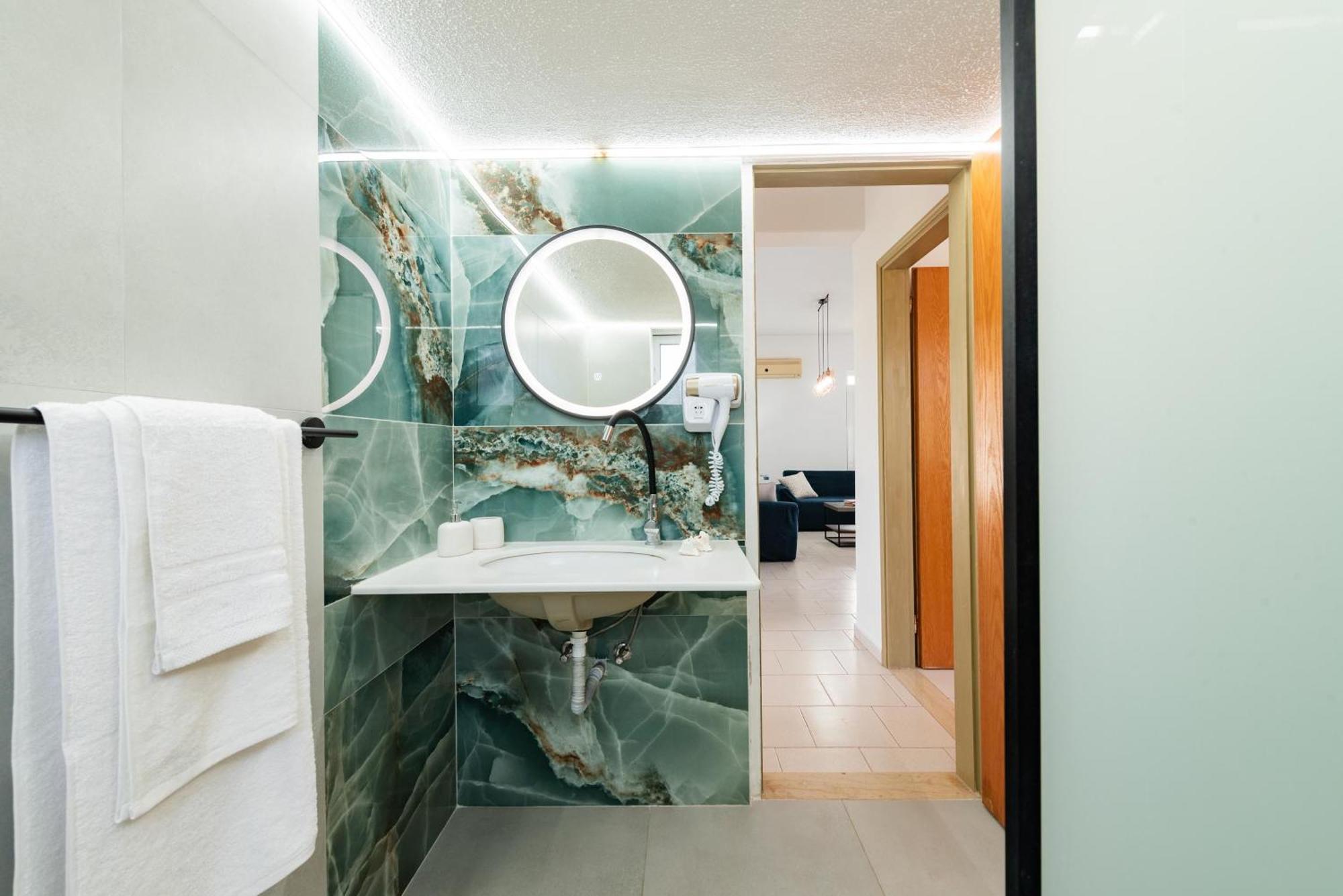 Villa Perla Lardos Bagian luar foto