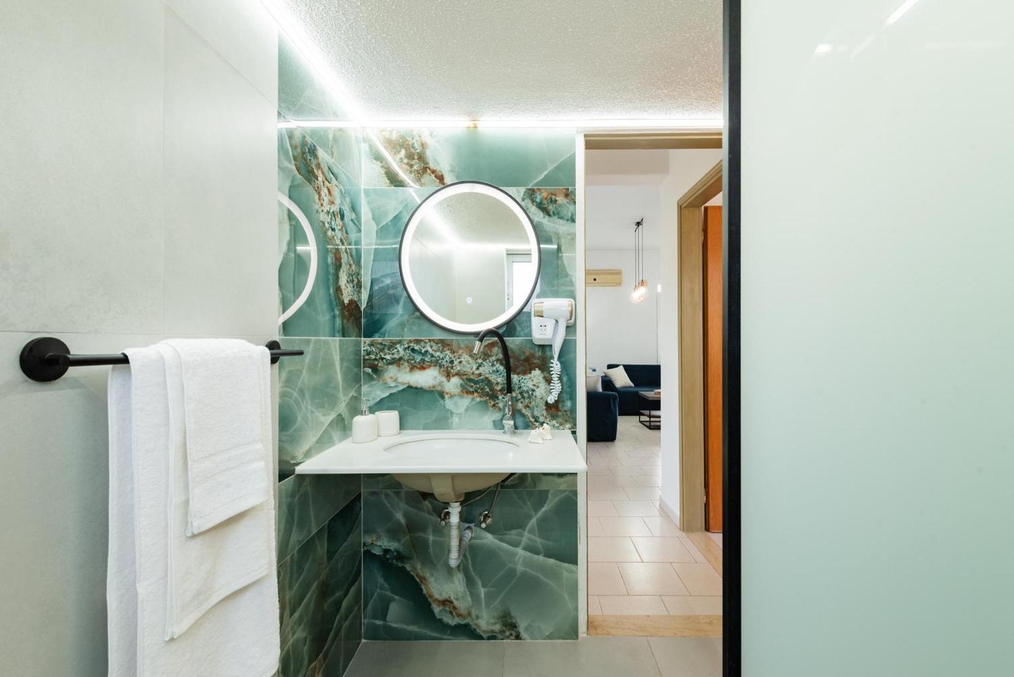 Villa Perla Lardos Bagian luar foto