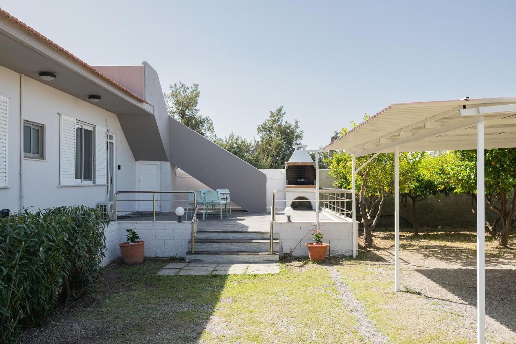 Villa Perla Lardos Bagian luar foto